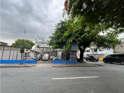 Vendo terreno esquinero uso comercial en centro de Guayaquil