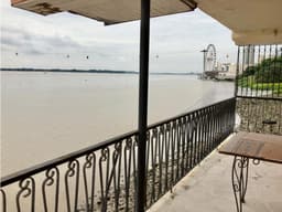 Vendo casa en las peñas al pie del rio Guayas