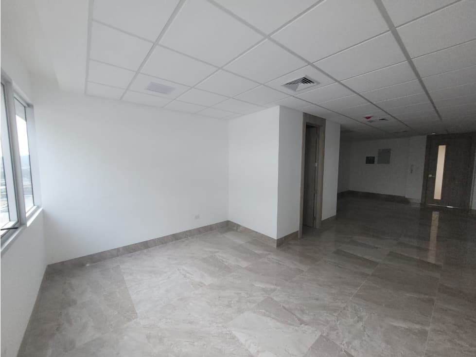 SE ALQUILA OFICINA PLATINIUM 1, LA AURORA (MONIJ) — foto 5
