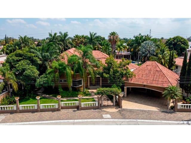 SE VENDE CASA URBANIZACION BIBLOS, SAMBORONDON (MONIJ)