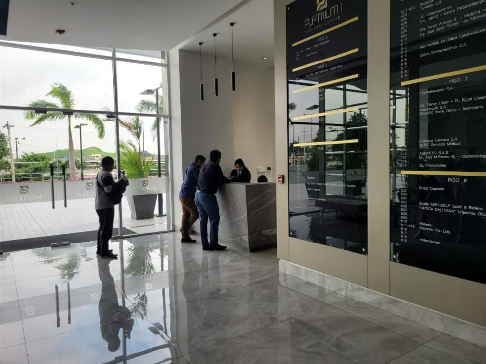 SE ALQUILA OFICINA PLATINIUM 1, LA AURORA (MONIJ) — foto 2