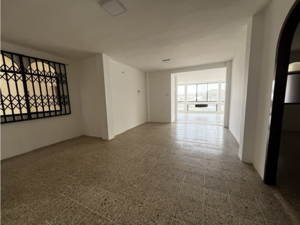EDIFICIO EN VENTA SIMON BOLIVAR JUNTO MALL DEL SOL ( MACRIS) — foto 4