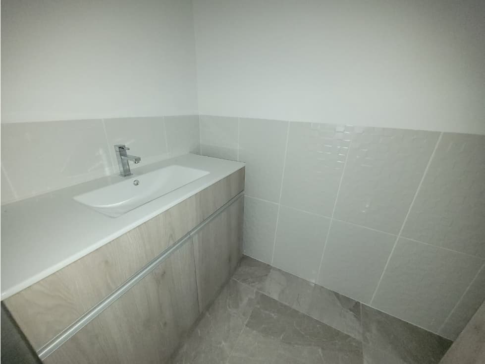 SE ALQUILA OFICINA PLATINIUM 1, LA AURORA (MONIJ) — foto 6