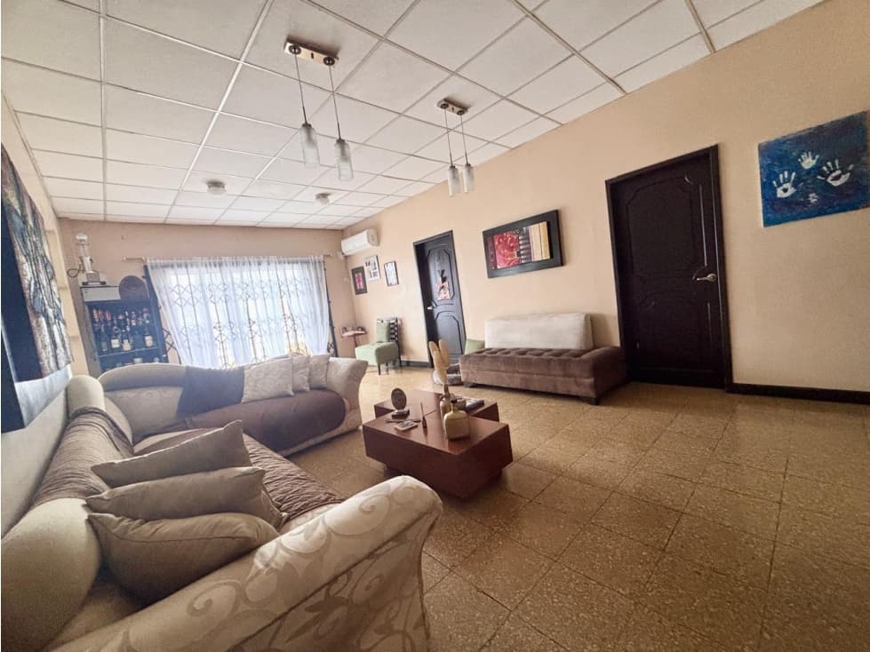 CASA EN VENTA EN LOS CEIBOS (marav) — foto 4