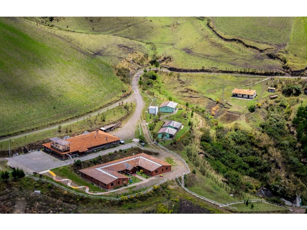 HACIENDA EN VENTA - 1310 HECTÁREAS | Pichincha — foto 2