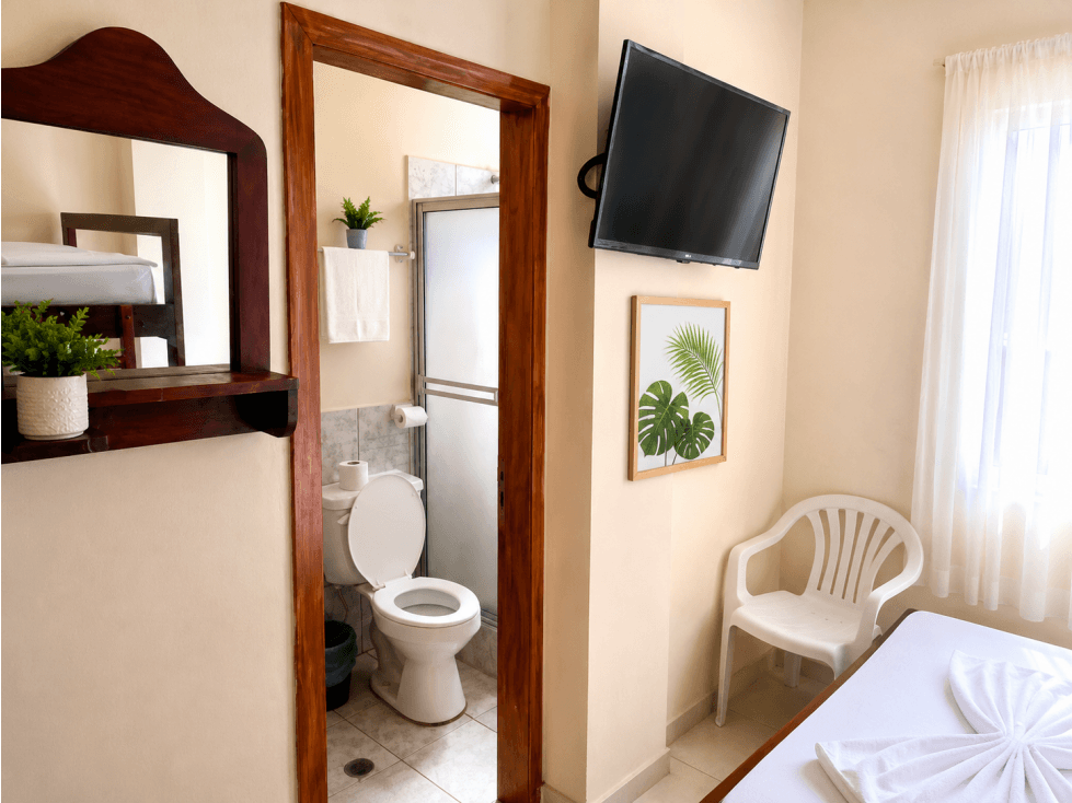 HOTEL EN VENTA 600 m² | Atacames, Esmeraldas. — foto 2