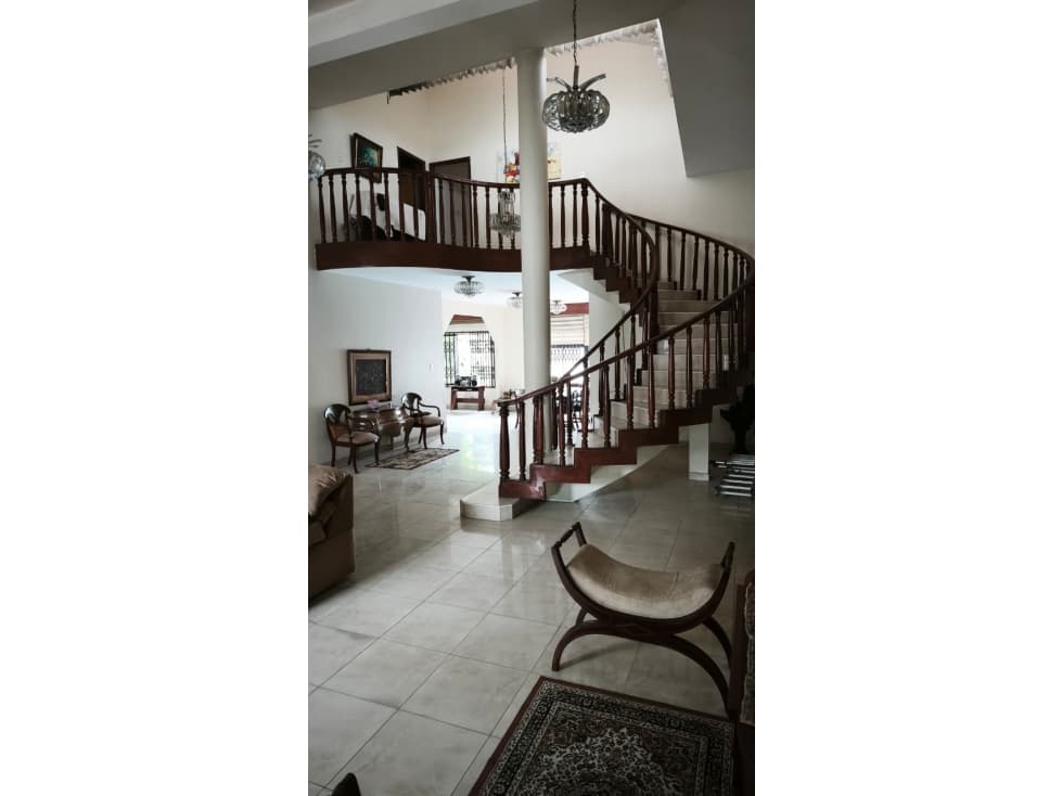 CASA EN VENTA | 900 m², URDESA CENTRAL — foto 6