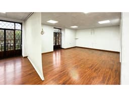 ¡Local comercial en renta frente al Parque San Blas!