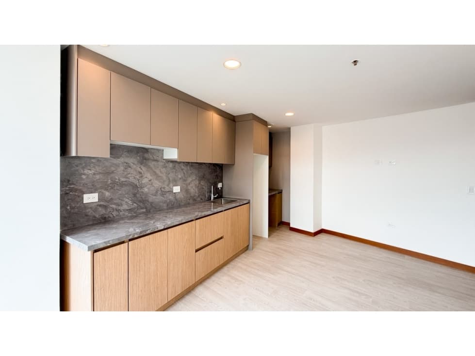 Suite en venta, sector Mall del Río, Cuenca. — foto 2