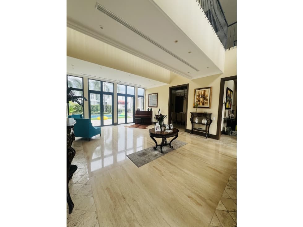 VENTA CASA URB. AIRES DE BATAN - VIA SAMBORONDÓN — foto 3