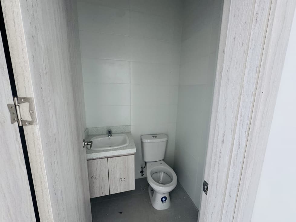 ALQUILER LOCAL COMERCIAL VYZCAYA II — foto 4