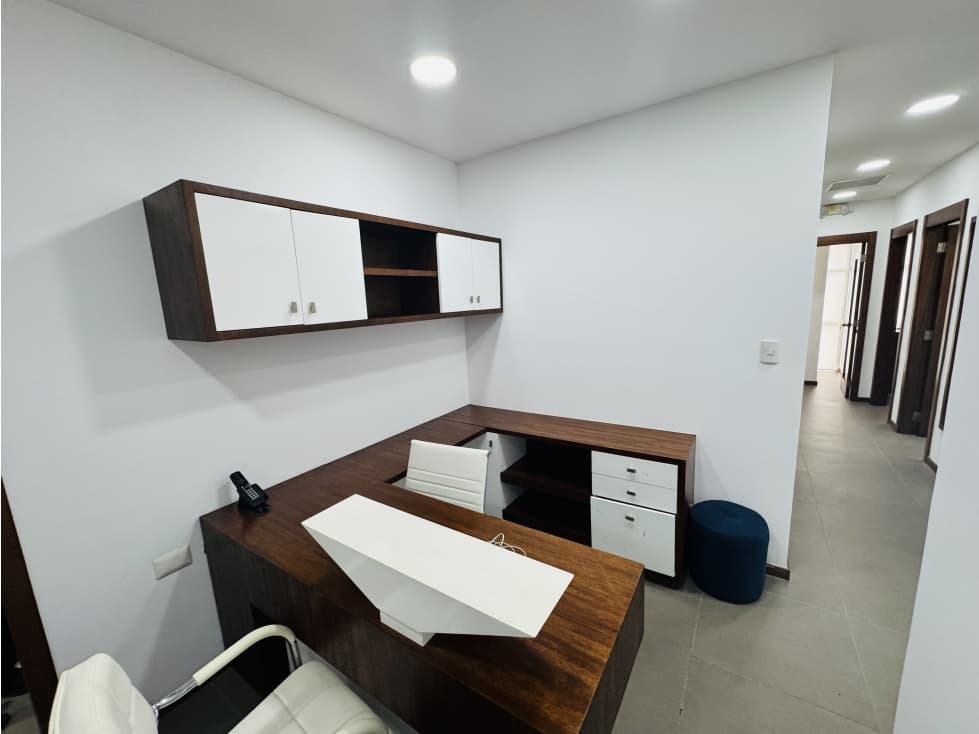 VENTA OFICINA AMOBLADA SKY BUILDING — foto 2