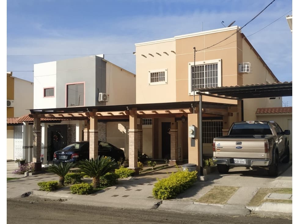 Hermosa Casa Sector Sur Manta. — foto 1