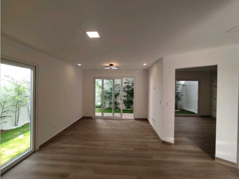 Hermosa vivienda en venta dentro de urb. al sur de Manta VBRAVO — foto 2