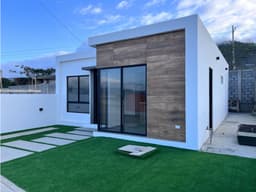 Casa una planta en urbanización privada Montecristi LVSA