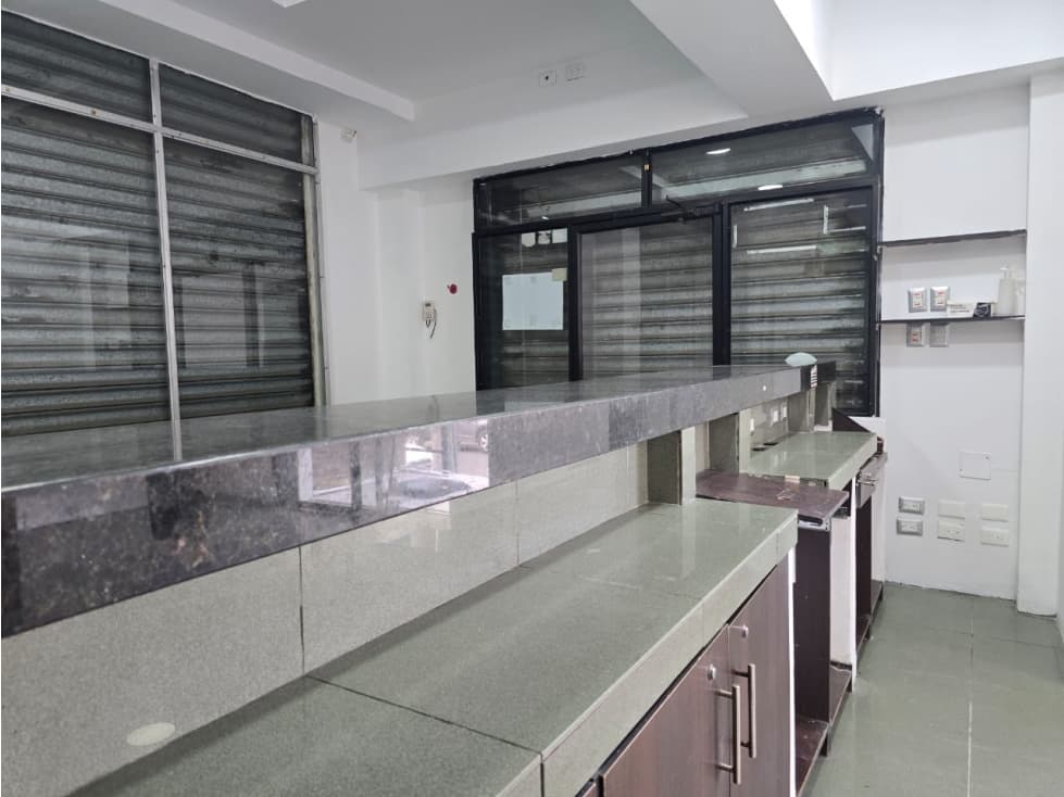 Renta de local comercial de 190m2 en Flavio Reyes Manta — foto 1