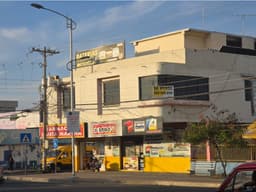 En venta propiedad comercial esquinera en Manta Av113