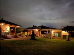 VENTA HERMOSA CASA QUITO ECUADOR TUMBACO EN CONJUNTO PRIVADO DE LUJO