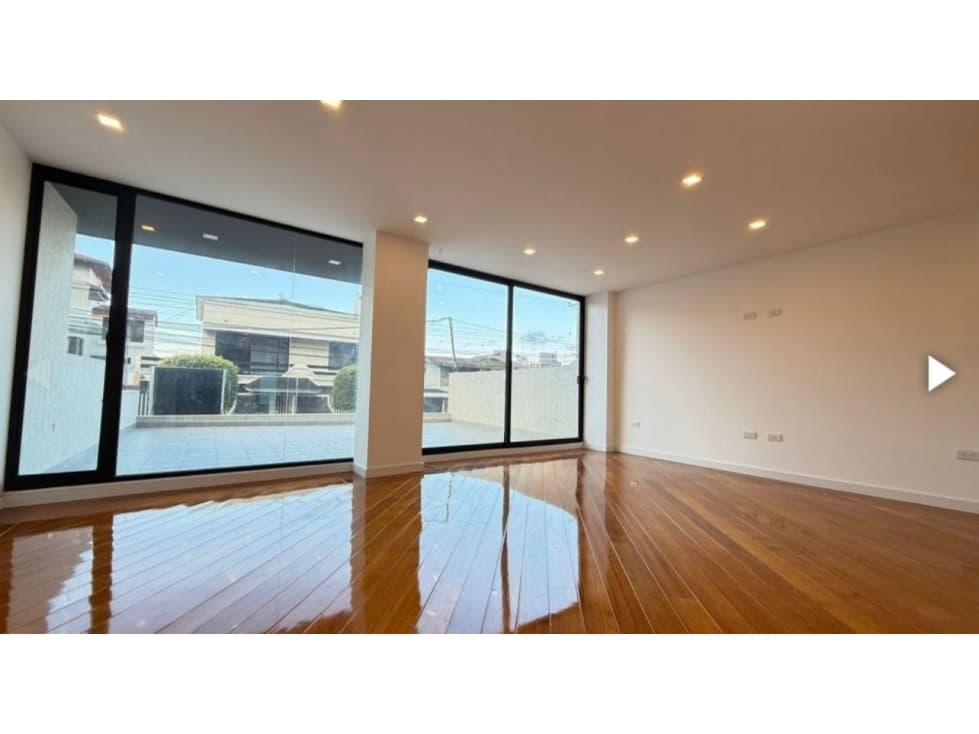 Venta Depar 3 Dormi, Lujo Urb. El Condado $218,700 — foto 1