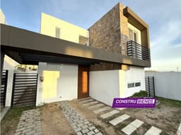 Casa nueva en Urbanización Portomanta, 4 dormitorios al Sur de Manta