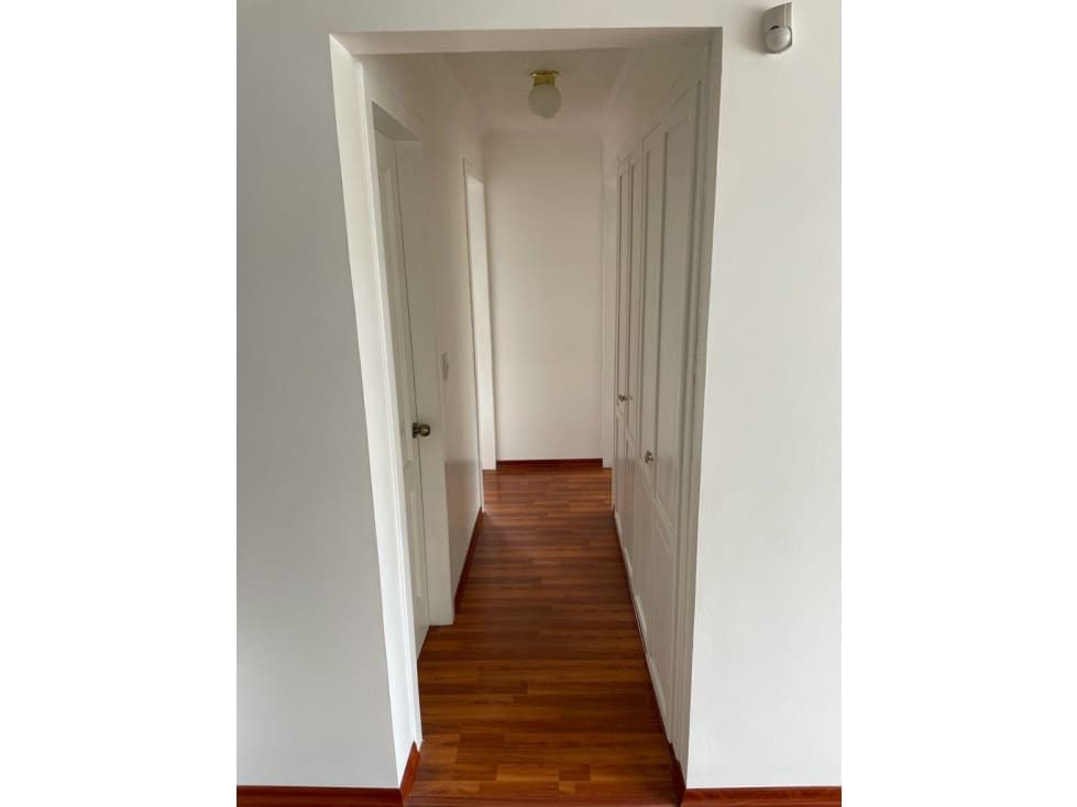 **¡Departamento en venta en el Edificio Crisja, Quito!** — foto 3