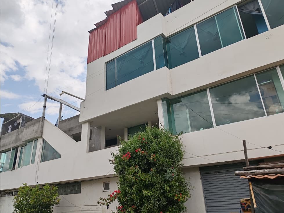 CASA RENTERA ESQUINERA ALTA RENTABILIDAD EN CAYAMBE — foto 4