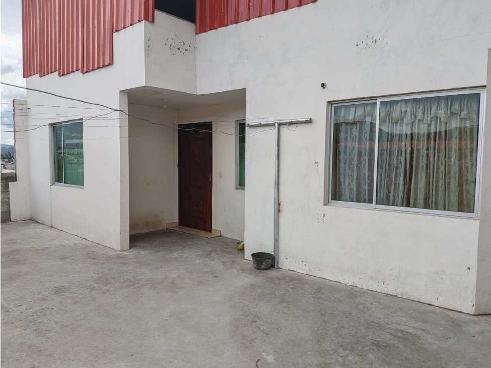 CASA RENTERA ESQUINERA ALTA RENTABILIDAD EN CAYAMBE — foto 6