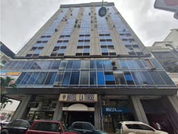 Venta de Suite Amoblada en Edificio Torre Azul, Centro de Guayaquil