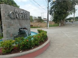 Venta Casa de una Planta en la Urb. El lago de Capeira Via Daule