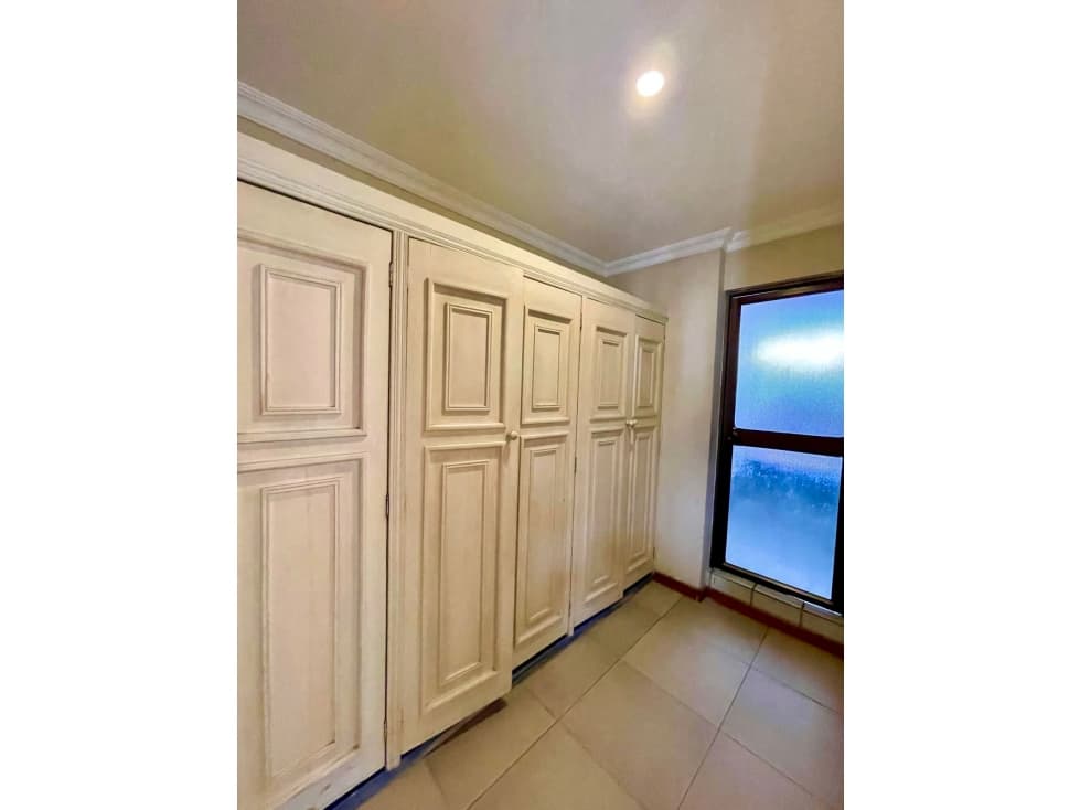 Se alquila cómodo departamento en 3er piso, Ceibos. — foto 5