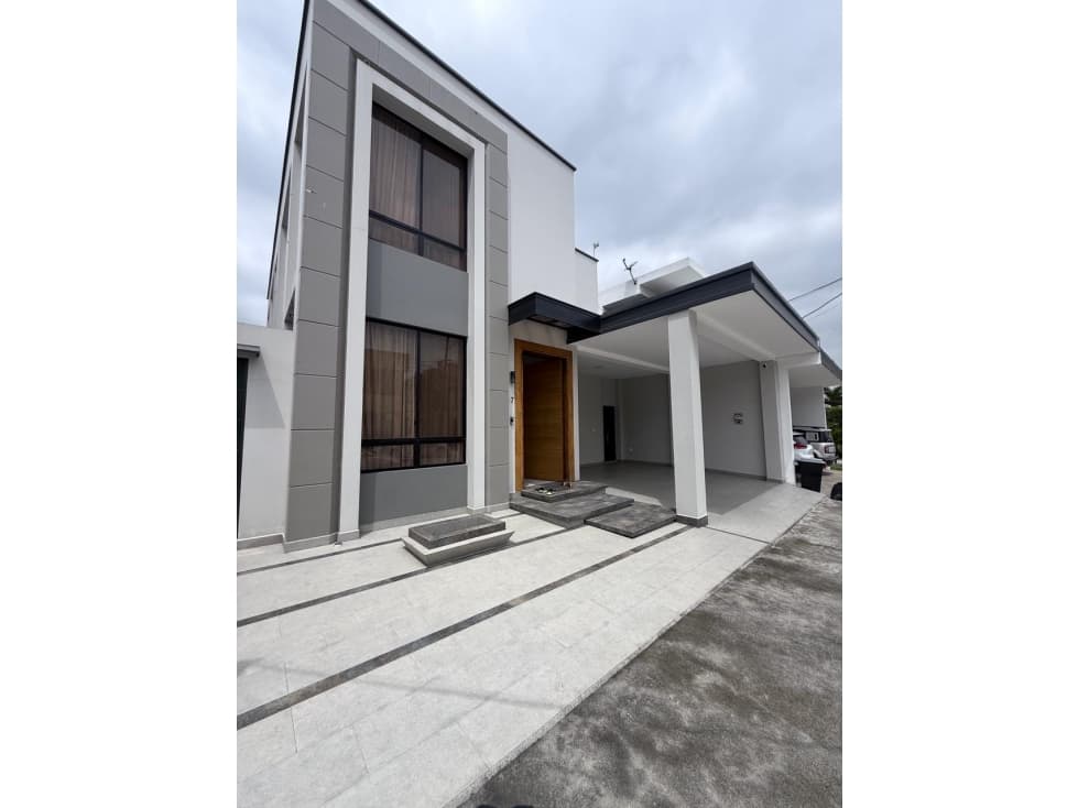Venta de casa en la Urb El Condado de Vicolinci - Via Aurora — foto 1