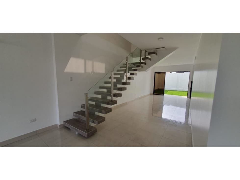 VENTA, CASA DE ESTRENO. URB ISLA CELESTE ,ETAPA ESTRIBOR. SAMBORONDÓN — foto 4