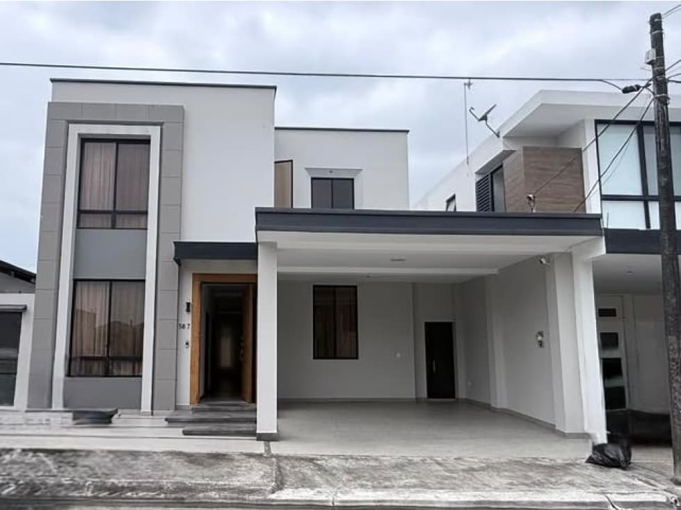 Venta de casa en la Urb El Condado de Vicolinci - Via Aurora — foto 2