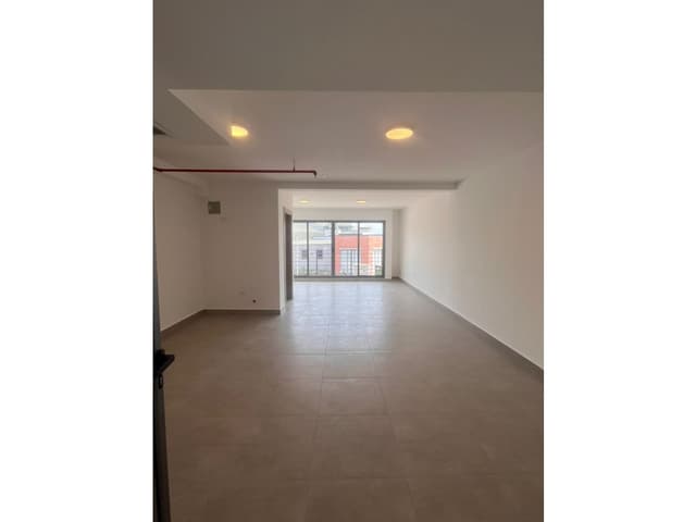 ALQUILER DE OFICINA EN ALMAX CENTER; MODERNA Y FUNCIONAL