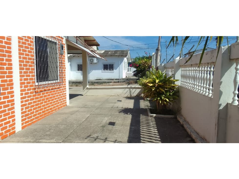 SE VENDE CASA CON AMPLIO TERRENO PLAYAS VILLAMIL — foto 4