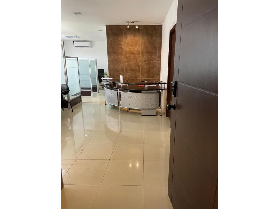 CA_MGAF OFICINA AMOBLADA CERCA DEL HILTON COLON — foto 1