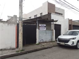 Se vende Terreno en Urdesa Norte, facilidad adaptación para negocio