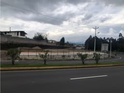 VENTA- RENTA TERRENO A LA VIA AUTOPISTA METROPOLITANA E35 2KM COLIBRI