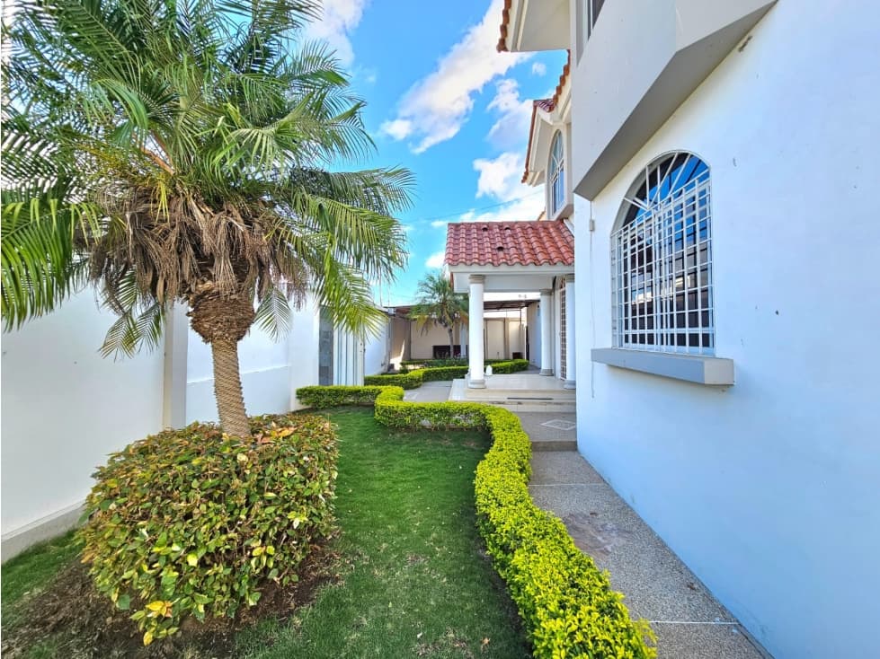 Alquilo Casa Urb. Barbasquillo, piscina y amplio parqueadero. — foto 4