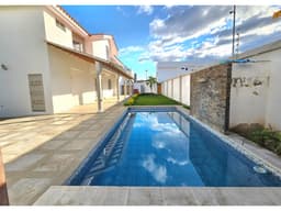 Alquilo Casa Urb. Barbasquillo, piscina y amplio parqueadero.