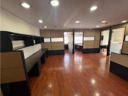 Renta Oficina AMOBLADA 86 m2 en la Francisco de Orellana