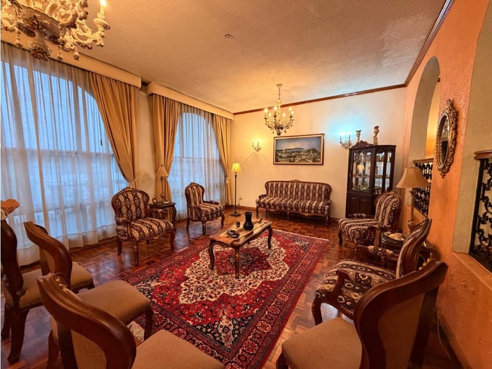 Venta Casa 4 dormitorios 341 m2 Pinar bajo / Norte de Quito — foto 2