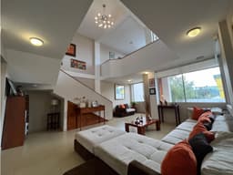 Venta casa 306m2 3dorm opción 4to dorm. Alangasí