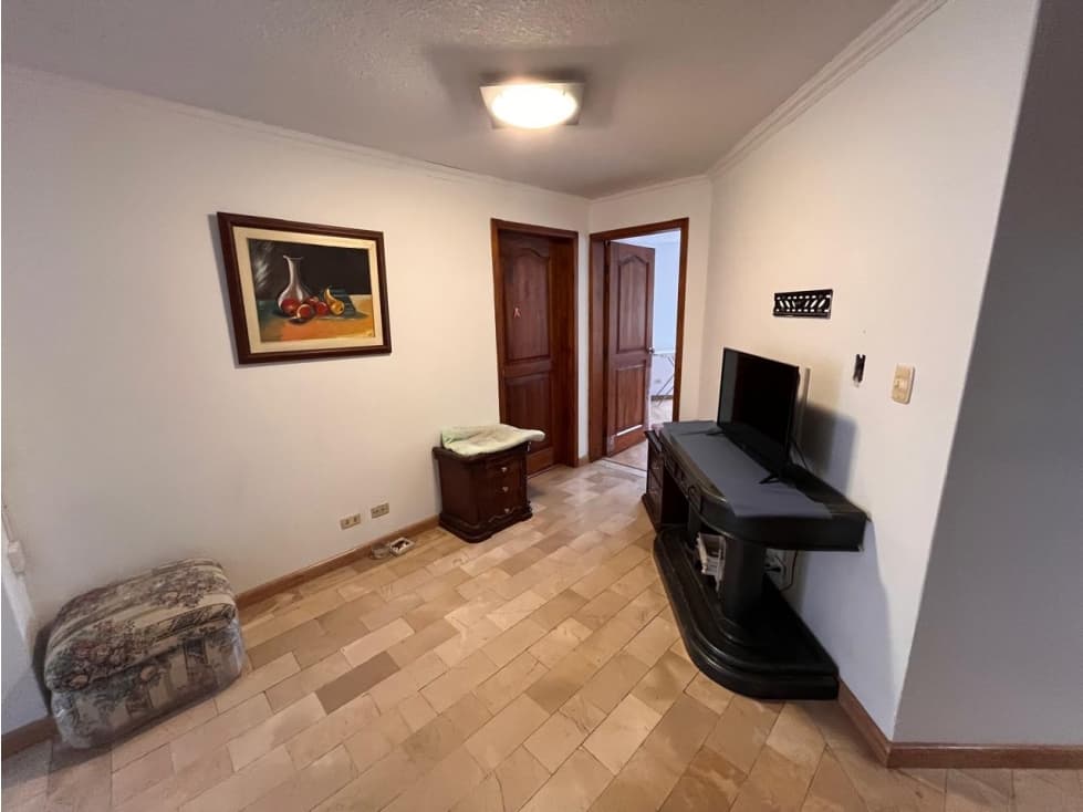 Venta Amplio Depar 3 dorm 170 m2 Monteserrin — foto 3