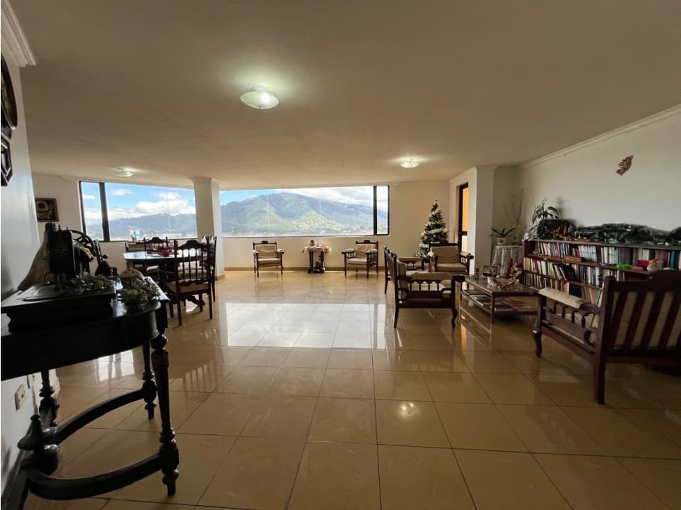 Venta OPORTUNIDAD Depar super amplio 231m2 de 4 dorm Sangolquí — foto 2