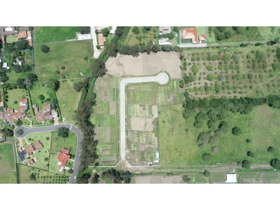 Venta Terreno PLANO Urb. Tumbaco 817 a 1.286 m2 — foto 2