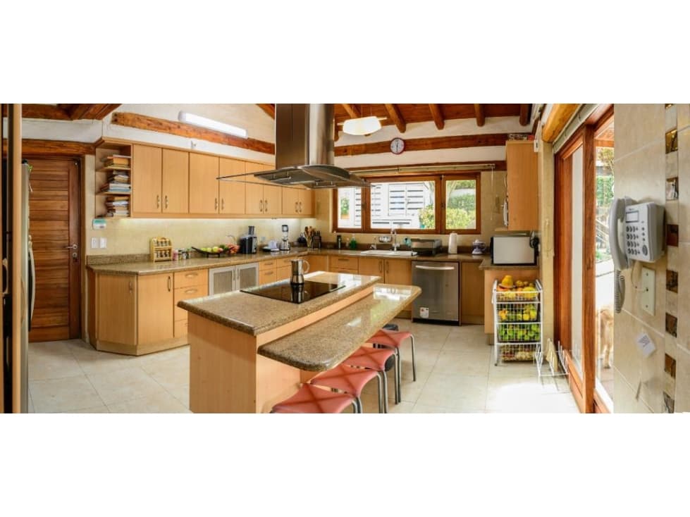 Venta Casa con Terreno 2.000 m2 Cumbaya / Colegio Menor — foto 5