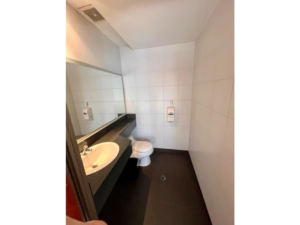 Renta Oficina AMOBLADA 86 m2 en la Francisco de Orellana — foto 5