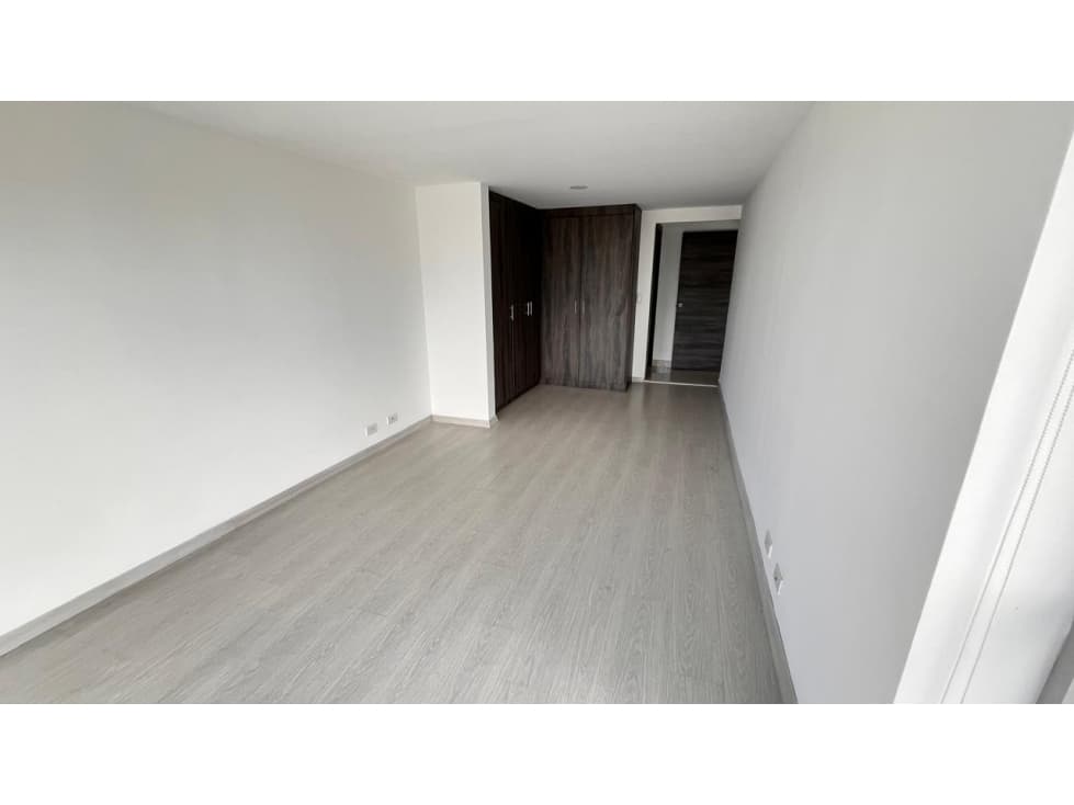 LUJOSA SUITE CERCA DEL CENTRO COMERCIAL EL BOSQUE — foto 4