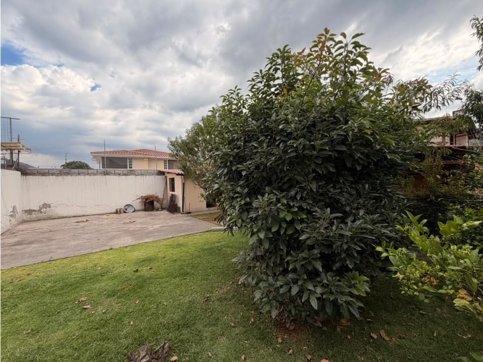 Vendo terreno con casa Urb. Primavera 569 m2 — foto 4